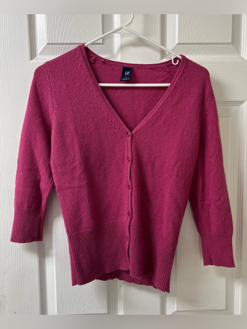 GAP Vintage Women's Raspberry Button-Front V-Neck Cardigan Women’s Size Small